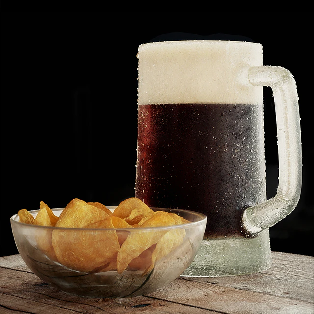 Beer with chips — Descargar
