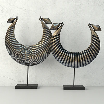 Vintage Tribal Metal Necklaces on Stand — Вид 1