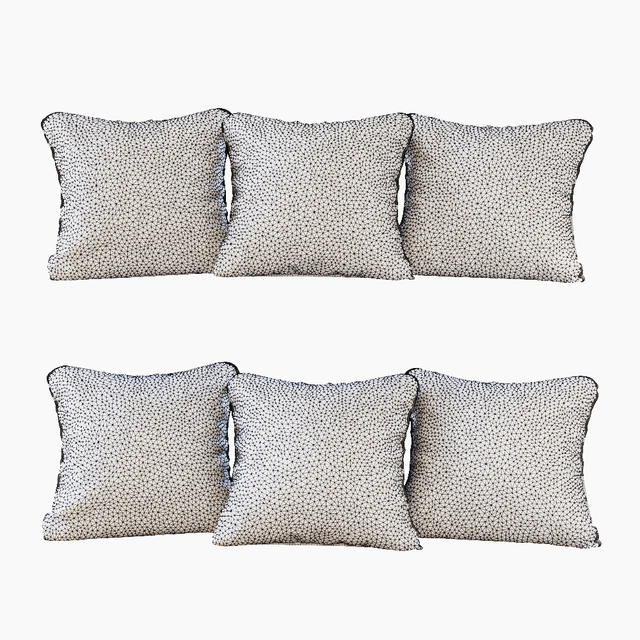 Набор подушек с принтами: птица, корона, шеврон и гусиная лапка (Pillows bird crown chevron and houndstooth) — Скачать