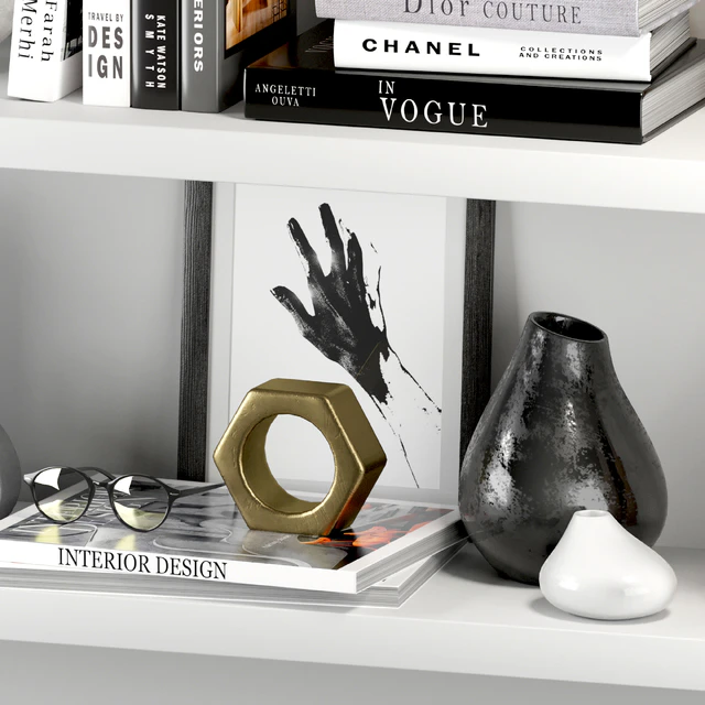 Decorative Set 017 With Classic Alarm Clock And Edison Lamp — Descargar