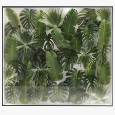 Фитостена и фитобокс из веток банановой пальмы и листьев веерной пальмы в нише за полупрозрачным стеком. Букет 287. — Вид 1