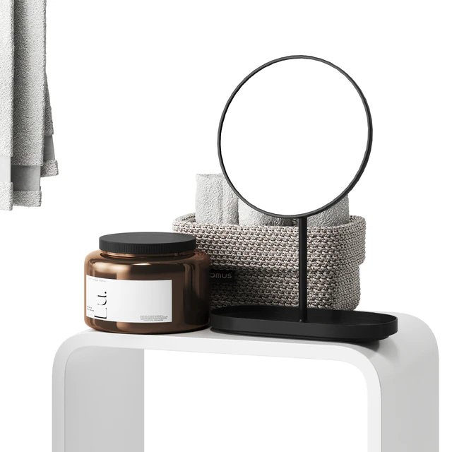 Bathroom decor with a set of different cosmetic products — Descargar