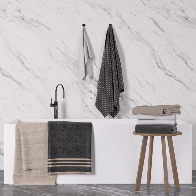 Bathroom towel set + bathtub — Download