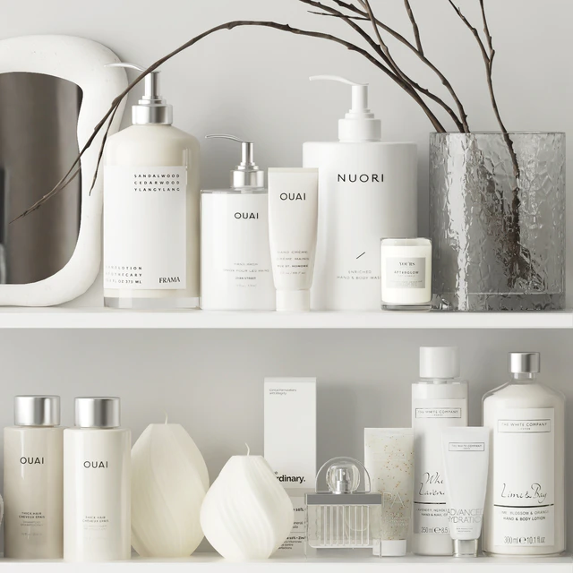 Shelves with cosmetics and bathroom decor - 4 — Descargar