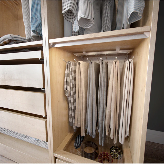 Clothes in the closet section D 4-4 — Descargar