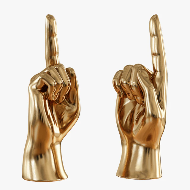 Gold figurine hand — Скачать