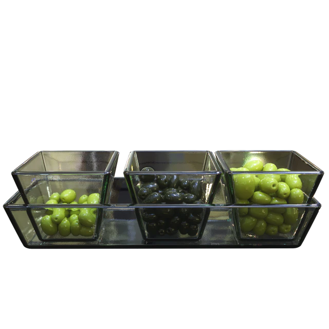 Olives and olives in bowls. — Descargar