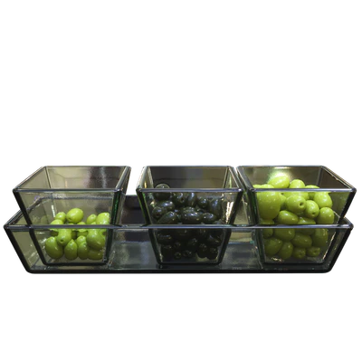 Olives and olives in bowls. — Ver 1