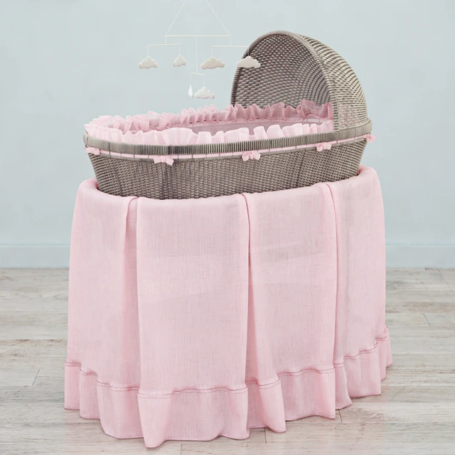 RH Heirloom wicker bassinet &amp; mattres — Descargar