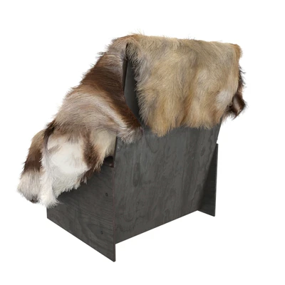 EM / Deer Chair — Ver 2