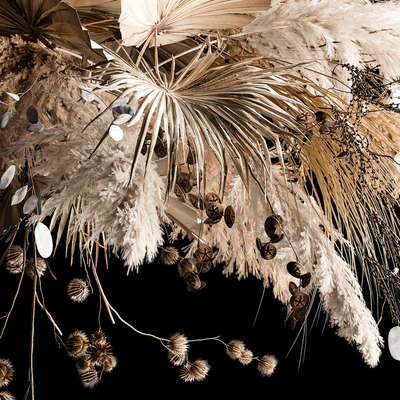 Hanging bouquet of dried flowers, palm branch, pampas grass, dry reeds, lunnik, thorn 270. — Ver 3