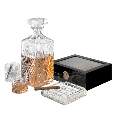 Whiskey and sigars — Ver 1