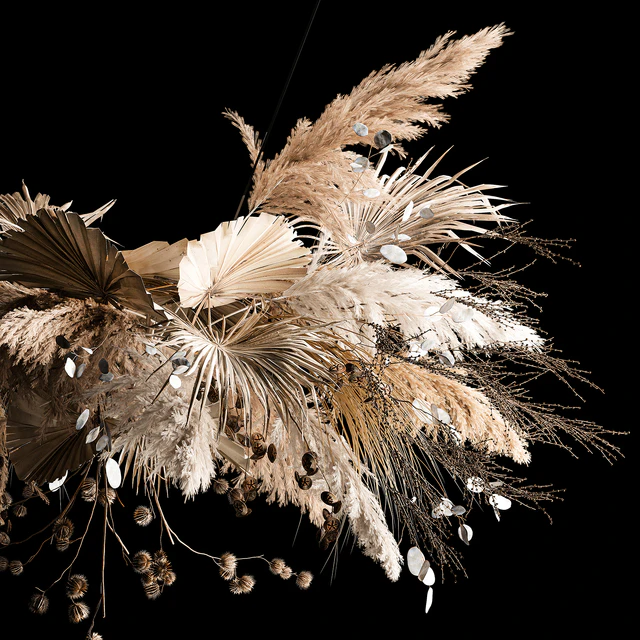 Hanging bouquet of dried flowers, palm branch, pampas grass, dry reeds, lunnik, thorn 270. — Descargar