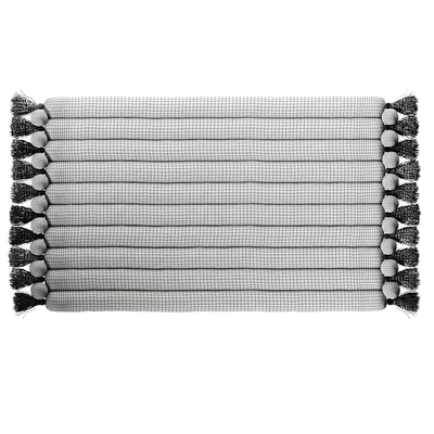 Ribbed rug with tassels. — View 2