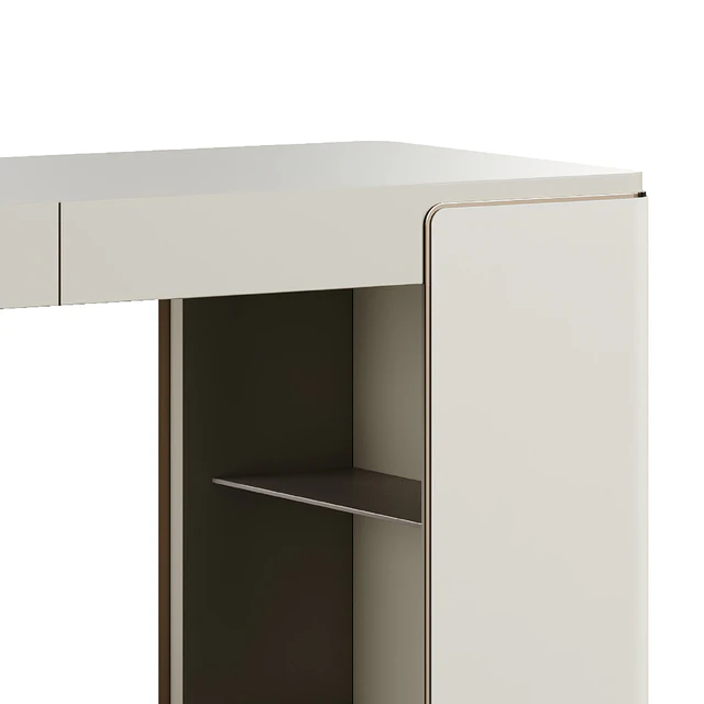 Fendi Icon Lady Desk 2023 — Descargar