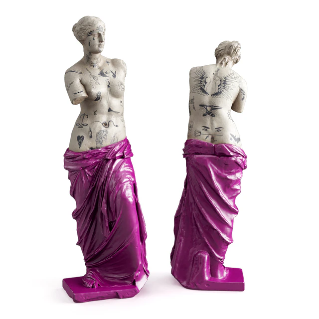 Venus Modern sculpture with tattoo — Descargar