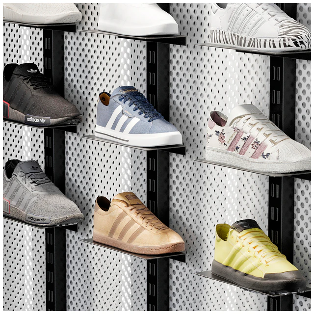 Sports shoe store — Скачать