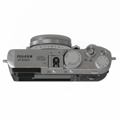 Фотоаппарат компактный премиум Fujifilm X100F Silver — Вид 3