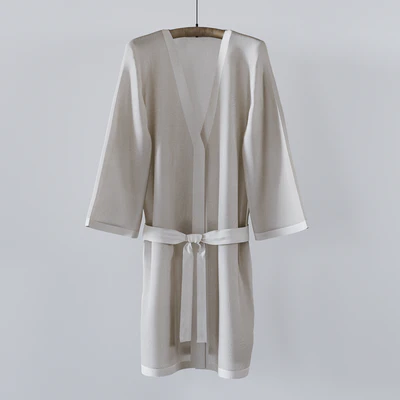Set with basket, bathrobe and bathroom accessories — Ver 3
