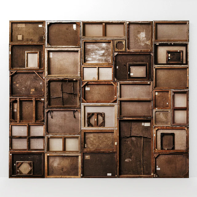 A set of dark stretchers with paintings — Descargar