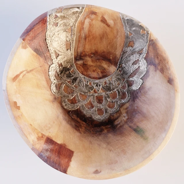 Wood Parat Bowl With Metal Inlay — Скачать
