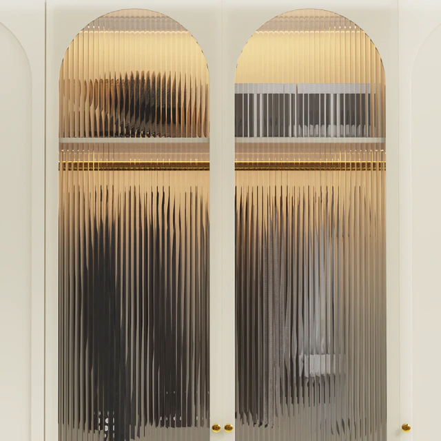 Wardrobe doors with arch with filling, decor, clothes — Descargar