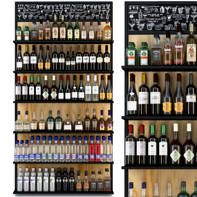 Showcase with alcohol in a supermarket 4. Wine — Descargar