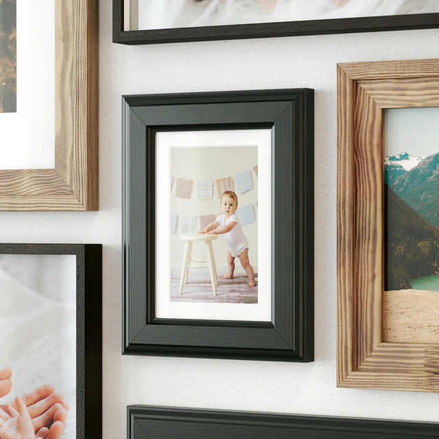 Family photo wall — Descargar
