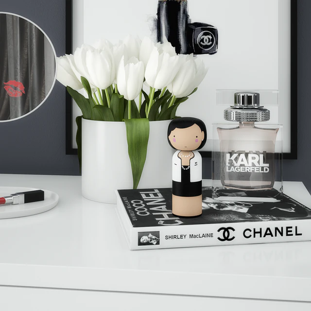 Dressing table with decoration — Скачать