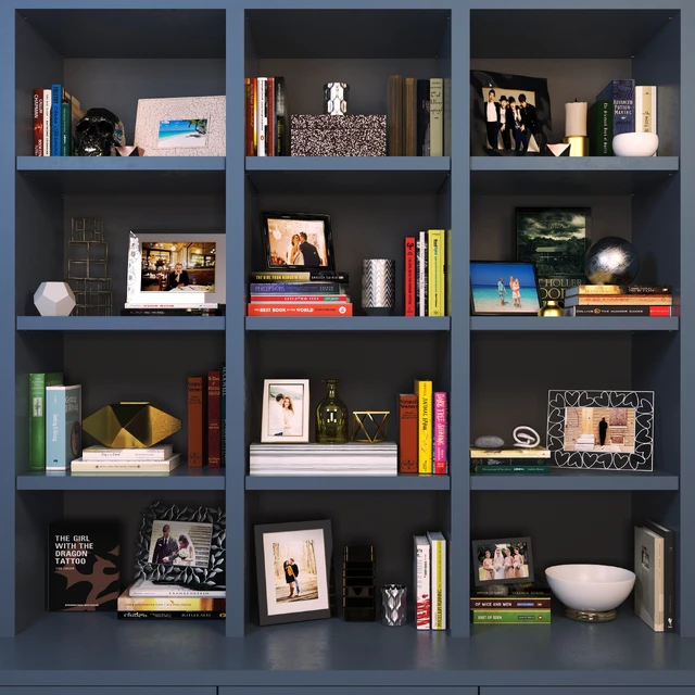 Bookcase with books and decor — Descargar