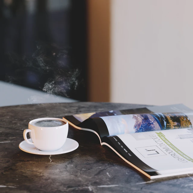 Кофейный стол EICHHOLTZ BACCARAT COFFEE TABLE — Скачать