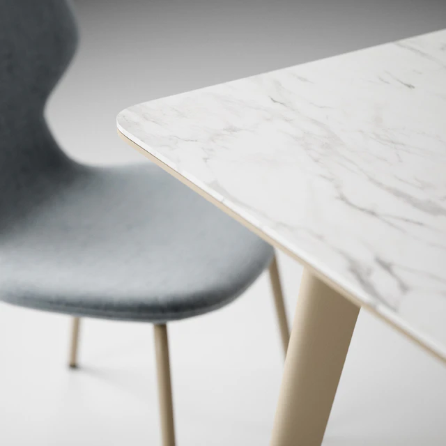 Pode. Chiba chair, Hux table, Tonincasa lamps and decor — Скачать
