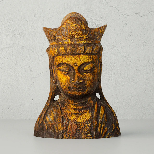 Gold Leafed Metal Buddha Head — Скачать