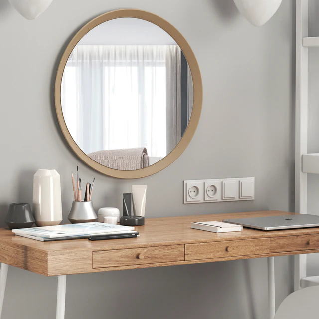 Womens IKEA dressing table and workplace — Descargar