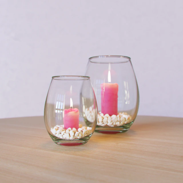 Candles in a vase — Descargar