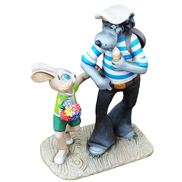 Sculpture of the characters Wolf and the Hare — Descargar