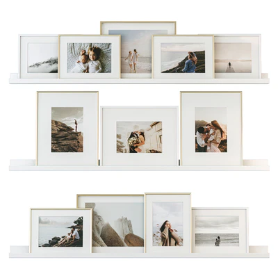 Family photos on the shelves — Ver 1