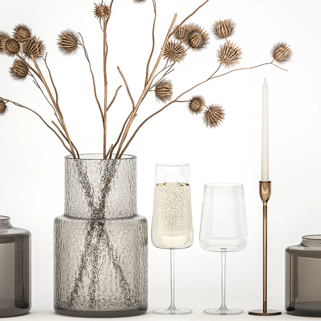 Bouquet of dried flowers from thorn branches burdock with a vase and a glass of sparkling wine. 253 — Descargar