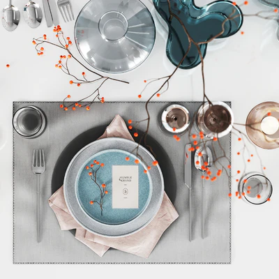 Table setting with rowan — Вид 3