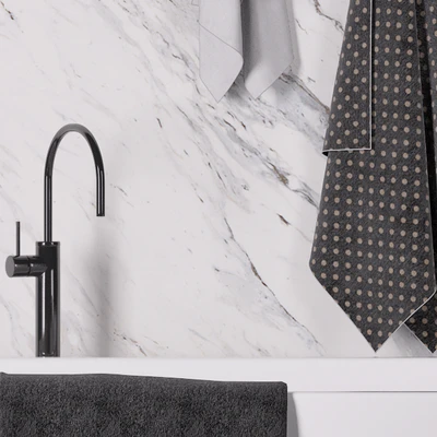 Bathroom towel set + bathtub — View 3