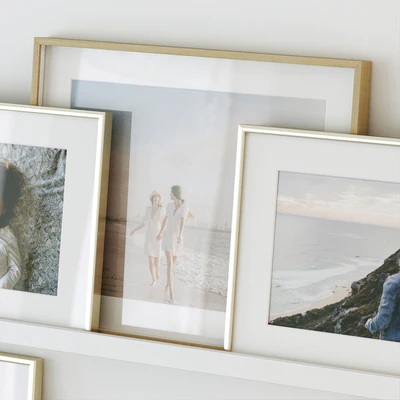 Family photos on the shelves — Ver 7