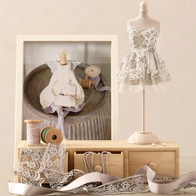 Decorative set with a mini mannequin — Ver 1