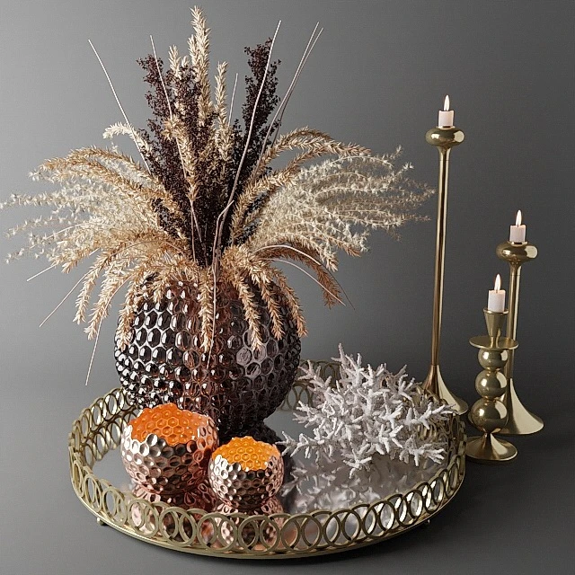 Bouquet of dried flowers in a glass vase on a tray — Download