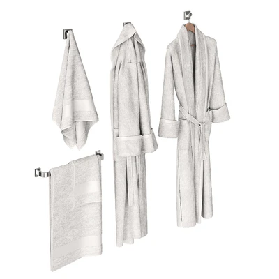White Bathrobe and Towels — Вид 2