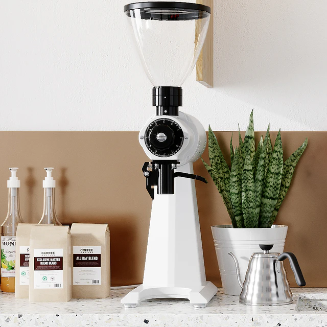 Coffee shop, cafe, coffee machine La Marzocco — Descargar