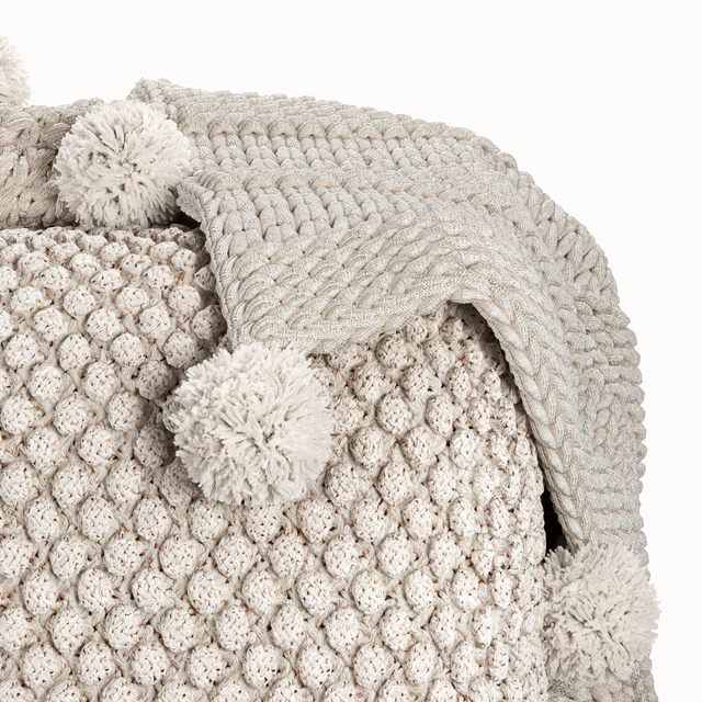 Пуф Buco, покрывало Virka Ivory Throw — Скачать