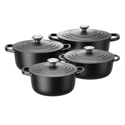 signature cast iron round casserole by le creuset — скачать