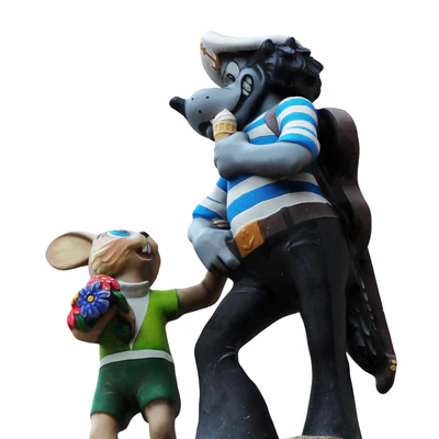 Sculpture of the characters Wolf and the Hare — Ver 5