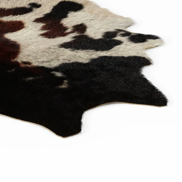 Black and Brown Spotted Cowhide Rug — Descargar
