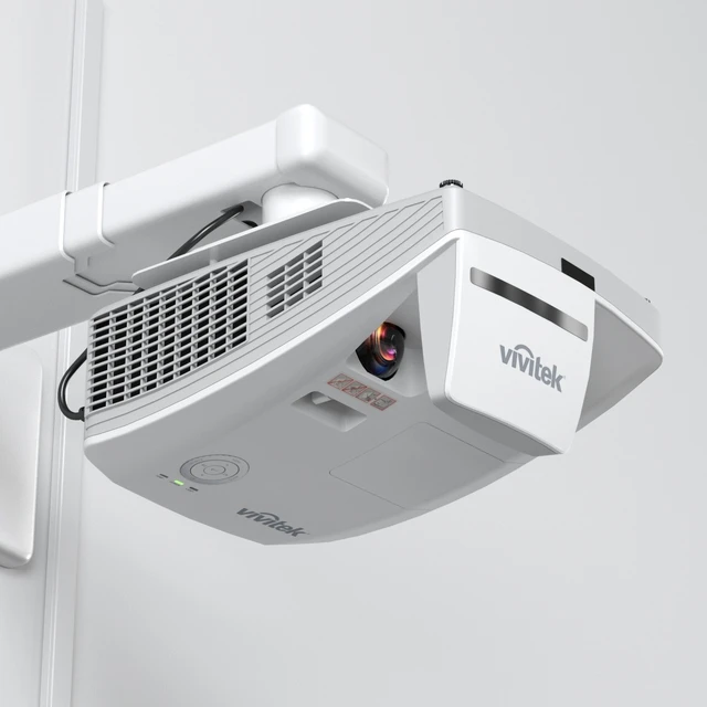 Smart SBM685 Whiteboard with Vivitek DH758UST Projector and Mount — Descargar